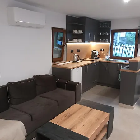 Nyaraló на село *