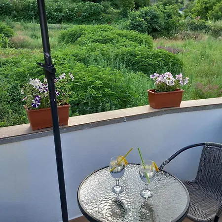 на село Nyaraló *