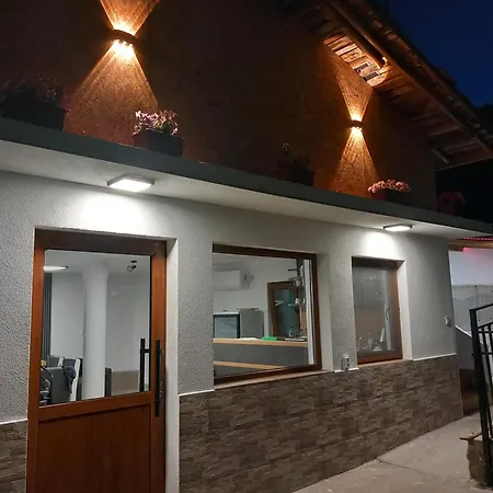 Ваканционна къща на село Девин